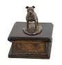 American Staffordshire Terrier, Amstaff, Am staff, Staff VI - urne pour cendres de chien, urne personnalisée avec une statuette, urne en bois avec un chien de la marque Art-Dog