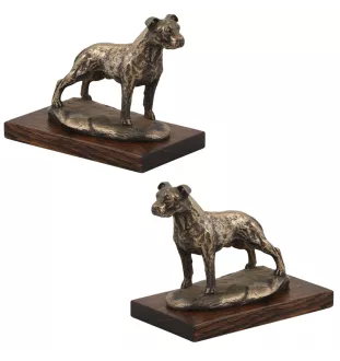 American Staffordshire Terrier, Amstaff II - Hundestatue, Figur auf weißem Marmor, Trophäe für die Art-Dog-Hundeaustellung