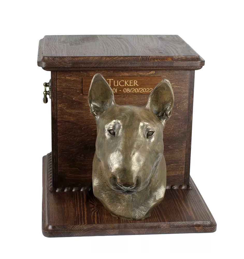 Bull Terrier - une grande urne pour les cendres du chien, une urne en bois avec la tête du chien, une boîte pour les cendres de chien de la marque Art-Dog