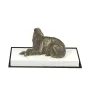 Barsoi, Russischer Jagdwindhund, Barzaia I - Hundestatue, Figur auf weißem Sockel, Trophäe für die Art-Dog-Hundeaustellung.